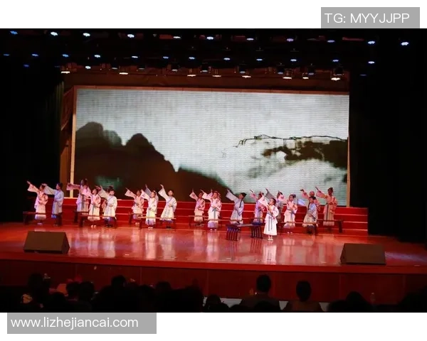 《用素描艺术再现足球球星风采每一笔勾画出他们的激情与荣耀》